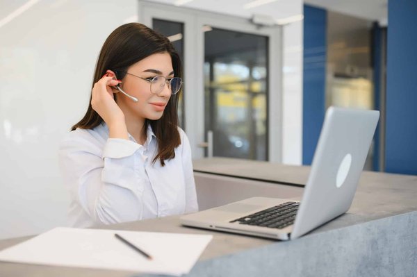 L'art de l'accueil téléphonique : créer des messages impactants pour votre entreprise